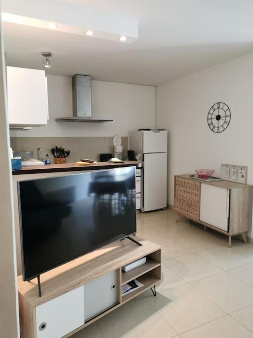 Appartement La Tranquillite, 2Mn A Pieds Mer Фрежус Екстер'єр фото